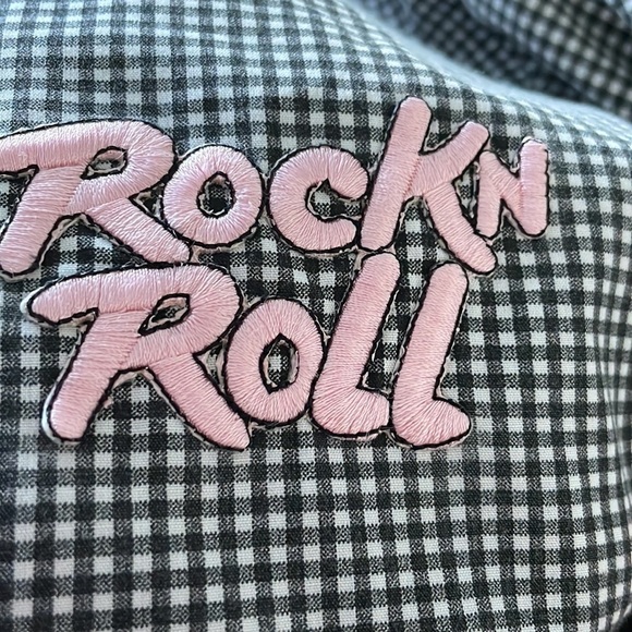 Las‎ Olas “ Lost in the 50’s “ Rock N Roll Button Up Shirt - Picture 9 of 12